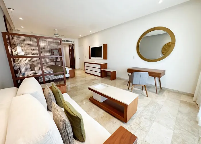 Reef 28 & Spa (Adults Only)Spa Hotel